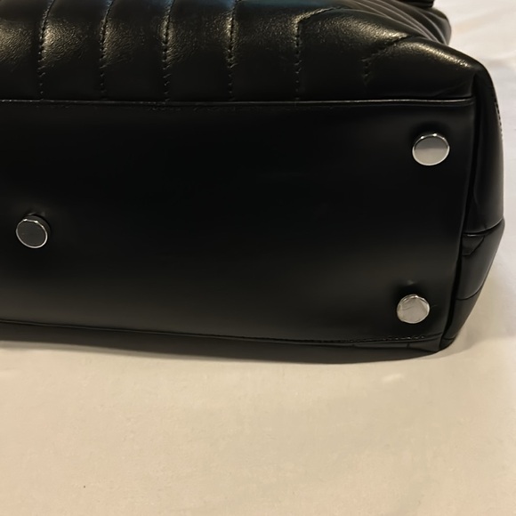 Authentic SAINT LAURENT
Saint Laurent (YSL) Large Loulou - Picture 7 of 17